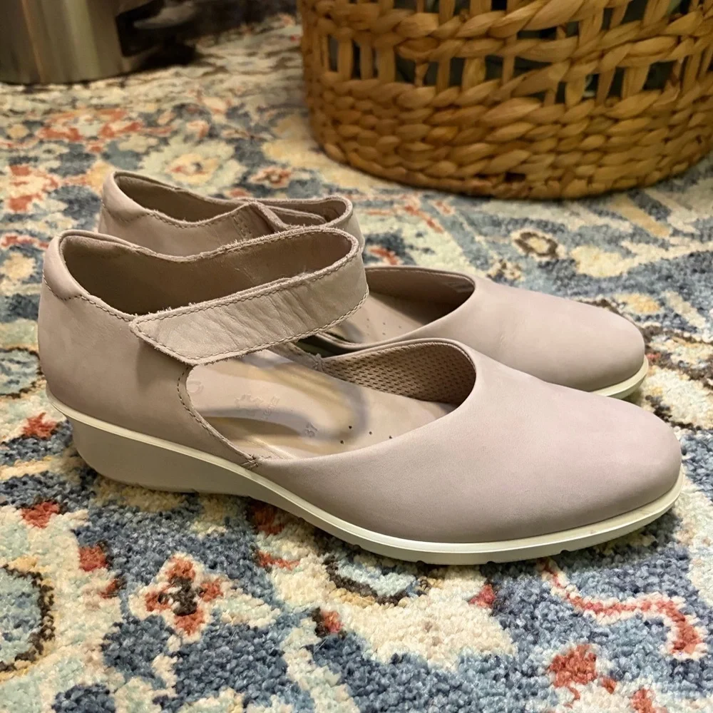 Ecco Felicia Mary Jane Wedge Flat in Grey. Size 37 or 6.5/7. Retail $130